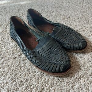 Women's leather huaraches